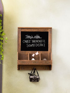 ShowIdea | Creative Wall-Mounted Shelving Board