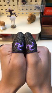 【Thunder Elements】BlueWow Genshin Impact Gaming Finger Sleeve untuk PUBG Ujung Jari Bernapas Anti Keringat Anti Selip Penutup Ujung Jari Sarung Tangan Jempol untuk Game Mobile