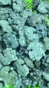 จี้แกะสลักปี่เซี่ย แกะแบบสองหน้า หยกเจไดต์