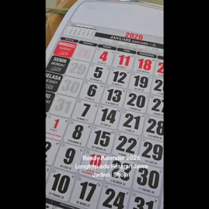 Kalender Dinding 2026 Terbaru Bahan Kertas HVS 12 Lembar Ukuran 32x48cm Murah