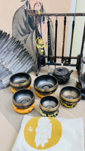 Chuông Bát Xoay Tây Tạng Phật Âm Bát Phật Giáo Đồng Nepal Kèm Túi Đựng Dùi và Lót Chuông Nhà Xưa