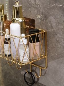 Kệ gắn tường nhà tắm nhà vệ sinh decor nhà cửa có móc treo đồ mạ vàng thiết kế phong cách châu âu sang trọng