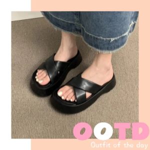 QXshop รองเท้าแตะแฟชั่น รองเท้ารุ่นนี้เทรงสริมส้น มีสายไขว้DOAN ด้านหน้า พื้นรองเท้านูเมือง 4 สี คัด กับคนอยากใช้งาน สูงสรุปกับความสวยงาม คุณสมบัติของคุณ!