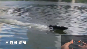 Rc boat Remote control Light Remote Control Boat Toy Medium High-Speed Speedboat Kid Toys Gifts