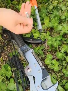 กรรไกรตัดกิ่งไม้สูง ที่ตัดกิ่งไม้ เลื่อยตัดกิ่งไม้ สำหรับตัดกิ่งไม้สูง ด้ามไสลด์ได้ยาว 3—7.5 เมตร มีรอกช่วยผ่อนแรง 4 ตัว(ใบ SK5)กรรไกรตัดกิ่งด้ามยาวพร้อมเลื กรรไกรตัดกิ่งด้ามยาว กรรไกรตัดกิ่ง ตัดกิ่งไม้สูงๆ ตัดกิ่งไม้สูง