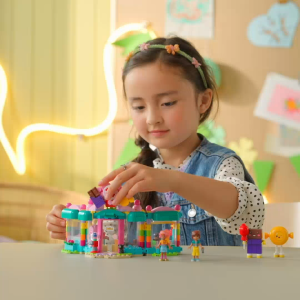 LEGO Friends 42649 Heartlake City Sweet Shop (376 Pieces)