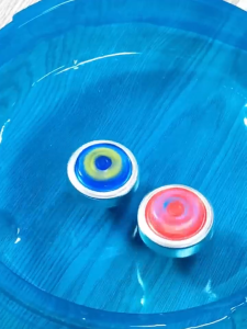 Gun-Style Spinning Top Toy Gun with Cord-Pull Mechanism Alloy Hit Model Rotating Light-Up Battle Launcher Toy for Boys