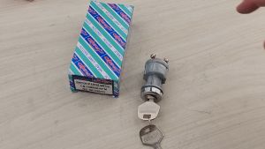 J01S13 IGNITION SWITCH ISC5 3PIN CAR-SHOW TAIWAN SUITABLE FOR ALL CAR LORRY TRUCK FORKLIFT AKSESORI STARTER KEY SWITCH