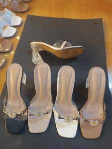 Guốc cao gót nữ quai mica trong gắn nơ hoa cúc gót trong 7p