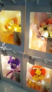 [Hoa sáp - quà tăng công ty- quà 20/10-20/11-8/3 ]-Set Hoa hồng sáp 7 bông tặng túi giấy + thiệp + đèn nháy