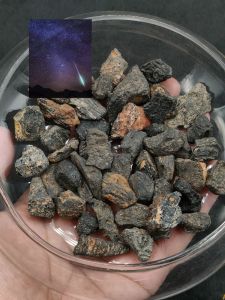 ☄️ สะเก็ดดาว เมืองนอง ( Muong Nong Tektite ) ชิ้นขนาดเล็ก น่าสะสมมาก 💥 ราคาต่อชิ้น แบบเเรนด้อม