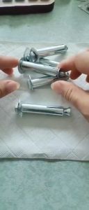 M8 Sleeve Anchor Wall Plug Besi Skru Dinding Simen Hexagon Screw Wall Plug Iron Expansion Bolt Besi