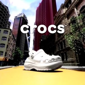 Crocs Collection รองเท้าแตะ รองเท้าลำลอง รองเท้าแบบสวม UX Classic Mega Crush Clog 207988-001 / 207988-100 / 207988-5Q6 / 207988-2Y2