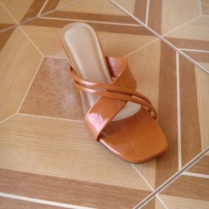 Sandal Heels Wanita Simpel Elegan Terbaru Kekinian