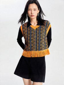 Vero Moda | Áo Dạ Không T Tay Cổ V Thêu Xuyên Thấu Phong Cách Retro