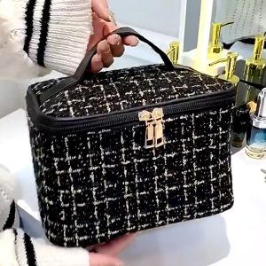 กระเป๋าเครื่องสําอาง ขนาดใหญ่ จุของได้เยอะ พอพถ่ายรูป ขนาดใหญ่ แบบพกพา กันน้ํา จุของได้