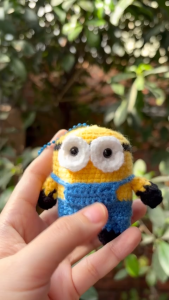 Móc Khóa Hình Minion Bằng Len