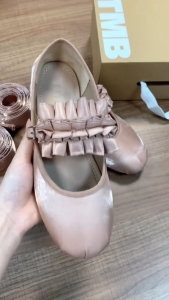 Kẹp quai trang trí BALLERINA RUFFLES CLIP - TMB of Vascara