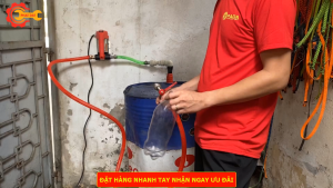 Máy bơm hút chất lỏng xăng dầu xe tải 12V Kapusi Japan dùng nguồn ắc quy tích hợp cảm biến chống cháy nổ siêu bền