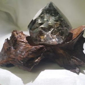 全包裹绿幽灵上面长个金瓜子金云母水晶原石摆件/Natural Phantom Crystal phlogopite Muscovite Zinnwaldite Rough Stone Ornaments