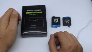 Puantes AHDBT-801 แบตเตอรี่ + 3 ช่อง USB fast charger จับคู่กับ Gropro Hero 5/6/7/8 กล้องกีฬา