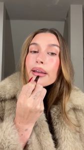 Shopbaie - Rhode peptide lip tint