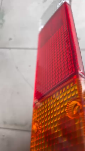 Chụp đèn hậu xe tải mitsubishi canter đời cũ 4 đèn vuông hàng thay thế giá 1 bên và  1 cặp.