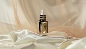 DyZy Advanced Triple Treat Serum (3แถม2) ดีซี่ส์เซรั่ม for Anti-Aging lifting& firming whitening fading the melasma freckles and dark spot reducing wrinkles moisturizing and anti-oxidants