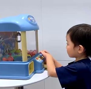 #Readytsock Mainan Budak mesin capit toys for kids claw machine baby doll girl educational toys for kids Puzzle 儿童娃娃机