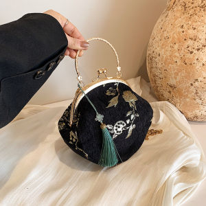 New Chinese Style Embroidered round Handbag Summer Fashion Womens Crossbody Bag Versatile Handheld Bag Soft Shoulder Bag