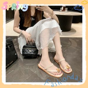 รองเท้าแฟชั่นผู้หญิง พร้อมส่งทั่วไทย มาใหม่ดีไซน์ พื้นบางนิ่ม ใส่แล้วเท้าเรียวสุดๆ สวมใส่สบาย แมทช์ง่าย สั่งเล๊ย