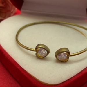 กำไล C งานดิบทองเหลืองหัวใจฝังเพชร ฟรีไซส์ ปรับขนาดได้ งานดิบไม่ได้ชุบ ทองเหลืองโบราณ ใส่ได้ทุกโอกาส พร้อมส่ง