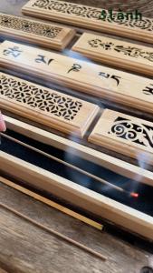 Khay Đốt Hộp Đốt Nhang Không Tăm Cao Cấp Trang Trí 3 Lành Nhiều Họa Tiết Lạ Có Miếng Lót Chống Cháy An Toàn Quà Tết