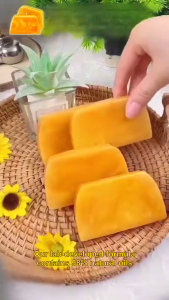 80g Gold Amino Acid Scented Soap handcrafted with fragrant essential oils gently removes oil and dirt improves rough skin texture and leaves a long-lasting fragrance.