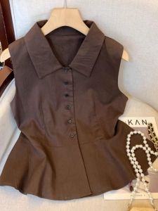 เสื้อเชิ้ตแขนกุดคอปกสีพื้นหรูหราสไตล์เกาหลีสำหรับผู้หญิง ฤดูร้อน 2025 แฟชั่นใหม่ ผ้าโพลีเอสเตอร์ ระบายอากาศได้ดี ปกติ