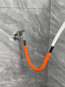 สายยางต่อก๊อกน้ ท่อต่อหัวก๊อกน้ำ ป้องกันน้ำกระเซ็นหมุนได้ 360°ส่วนขยายฟรีงอ ติดตั้งง่าย สามารถใช้ในห้องครัว ห้องน้ำ ฯลฯ