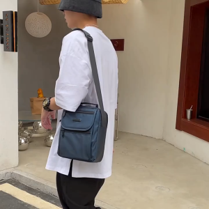 LR กระเป๋าสะพายไหล่ พร้อมหูหิ้ว รุ่น MB-0675 (M3-212) MHB จากร้าน Lady Rewards