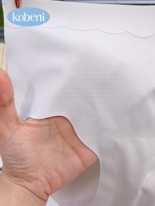 KOBENI กางเกงในไร้ขอบ เอวกลาง ยืดหยุ่นสูง ผ้าระบายอากาศ ผ้าเย็น Ice Silk ผ้านิ่มใส่สบาย