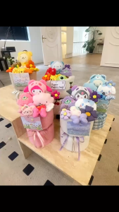 [SG Seller]Sanrio Cinnamoroll Kuromi Hello Kitty Pompompurin Pochacco Bucket Bouquet Birthday Gift Present Flower Wedding Anniversary