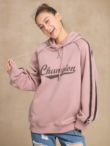 Champion | Áo Hoodie Phong Cách Thư Giãn với Tông Màu Retro