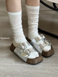 รองเท้าแตะส้นสูงแบบลำลองสำหรับใส่กลางแจ้ง สไตล์ยูนิเซ็กซ์ รองเท้าแตะส้นหนาสีเงิน รองเท้าแตะสไตล์โรมันสำหรับผู้หญิง