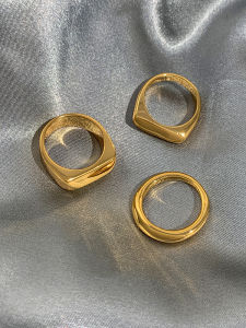 แหวนเรียบง่ายสีทองสําหรับผู้หญิงไม่สม่ําเสมอ เรียบง่าย แหวนนิ้วชี้สง่างาม < Ne1> เครื่องประดับโลหะผสมชุบทองไม่แกะสลัก