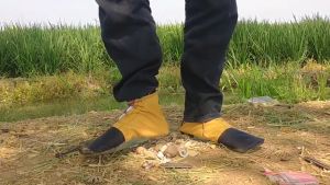 Sepatu petani/tambak/kebun