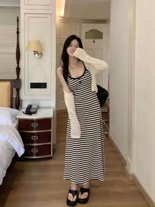 Váy Dài Thường Ngày Thời Trang Mới Váy Dài Kẻ Sọc Bó Sát Váy Không Tay Cổ Chữ a Cạp Cao Mùa Hè Váy Midi Không Tay Dài