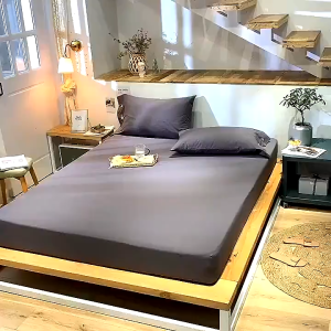 ผ้าปูที่นอน(ฟรี2 ชิ้น ปลอกหมอน) ชุดผ้าปูที่นอน กันไรฝุ่น ผ้ารองกันเปื้อนที่นอน รัดมุม360° ระบายอากาศมีหลายสีให้เลือก  มี3.5/5/6ฟุต