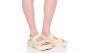 DÉP SANDAL ĐẾ XUỒNG 5 CM CHỐNG HÔI CHÂN CROCS BLOOKLYN SKY LINE CHO  NỮ