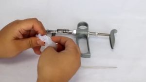 DIYMO（ Send ten needles） -Stainless steel    0.2-2ML Veterinary Continuous Automatic injector Injector for Livestock Animal Pig Chicken Vaccine injector Metal Injection Device