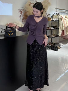 YUFUQING | เสื้อถักคอวีทรงหลวมสไตล์ฝรั่งเศสสำหรับผู้หญิง ฤดูใบไม้ผลิ 2025 กระโปรงสั้นทรงเอ แขนยาว สไตล์ลำลอง ทรงเข้ารูป