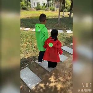 Daywalkers เสื้อกันฝนลายการ์ตูน เสื้อกันฝนเด็ก2-9ขวบ 80-130cm เสื้อกันฝนเด็กเล็ก ชุดกันฝนเด็ก 2ปี 3ปี 7ปี ชุดกันฝนแบบชุดของเด็ก