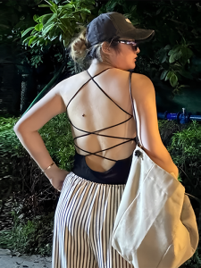 เสื้อกั๊กเกาะอกเซ็กซี่ไซส์ใหญ่ ดีไซน์สายรัด สำหรับผู้หญิง ฤดูร้อน 2025 เสื้อผ้าทำงานสไตล์จีน ทรงสลิมฟิต ปกโปโล เสื้อผ้าทำงาน